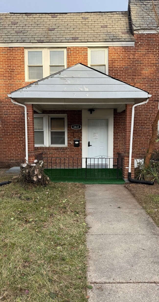 Building Photo - 3831 Doris Ave