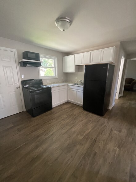 Kitchen - 716 Marsh St