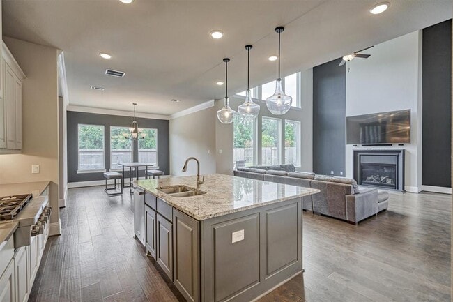 Building Photo - 12907 Mustang River Dr