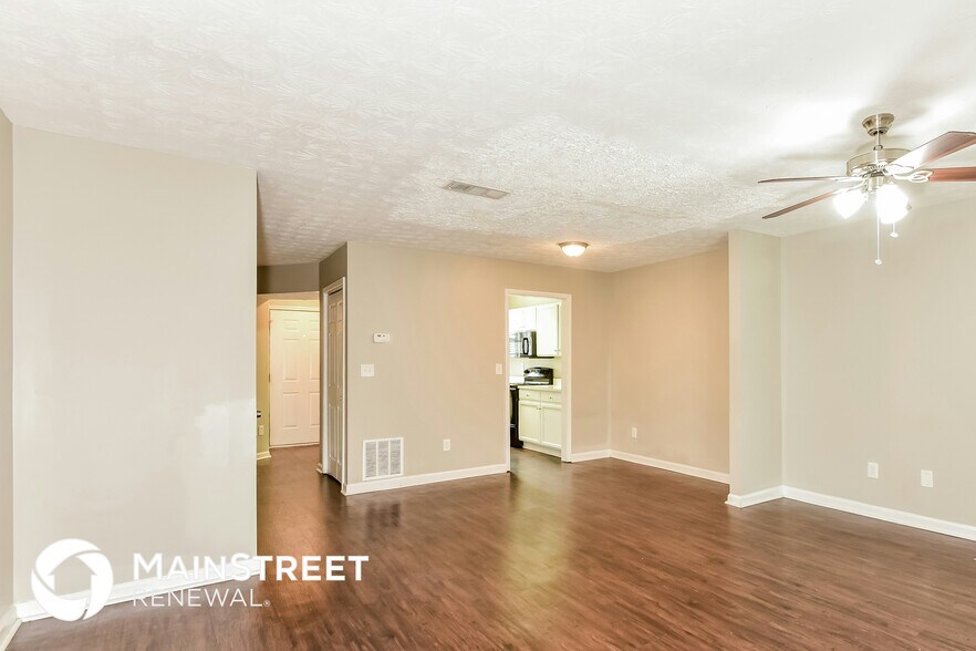 Building Photo - 5963 Sherwood Trace