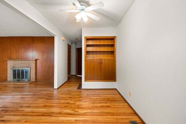 Building Photo - 2746 SE 31st Ave