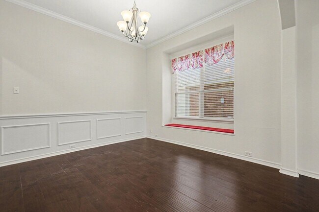 Building Photo - 1707 Briarhollow Dr