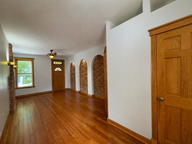 Building Photo - 5 E Randall St