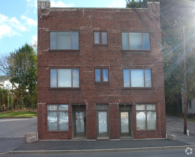 Building Photo - 113 S Water St