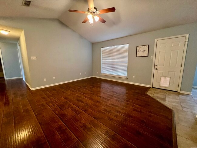 Building Photo - 16 Tacoma Dr