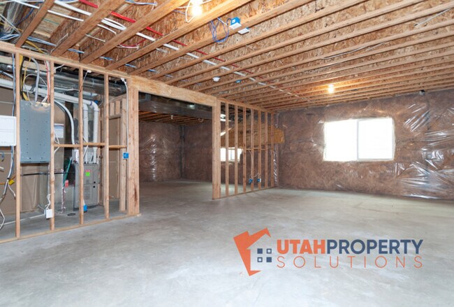 Building Photo - 4693 Daisy Ln