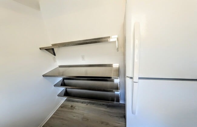 Building Photo - Annual fully remodeled unfurnished spacious 3/2 duplex in Bradenton.