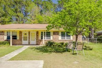 Building Photo - Updated 2 Bedroom 1 Bath Cozy Duplex