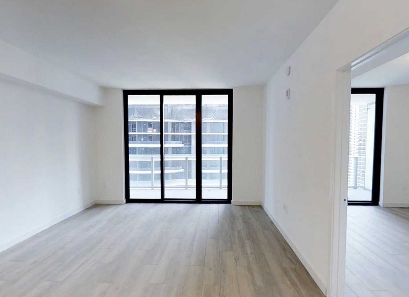 Building Photo - 1010 Brickell Ave