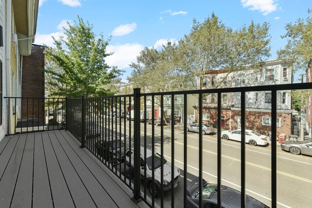 Building Photo - 179 Chelsea St