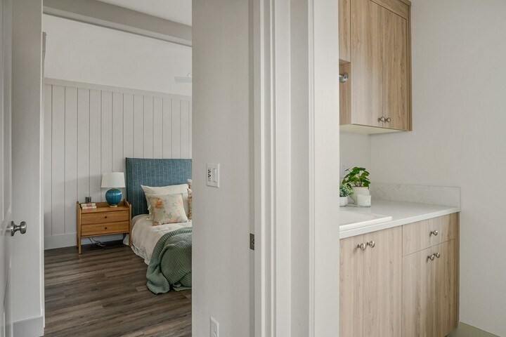 Building Photo - 1319 Oppek St NE