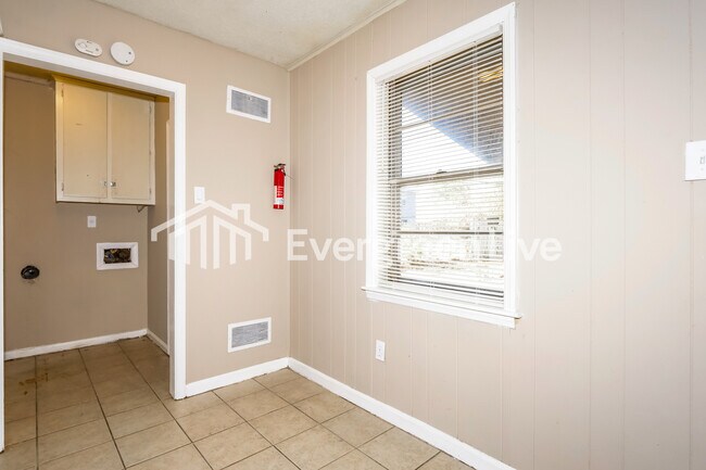 Building Photo - 4996 Harrington Ave