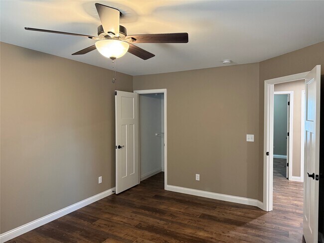 Building Photo - 1135 Baseball Dr