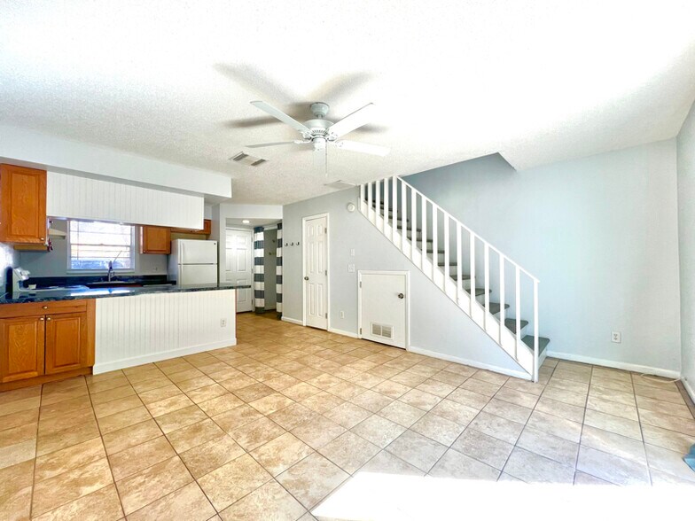 Building Photo - 2734 62nd Ave N