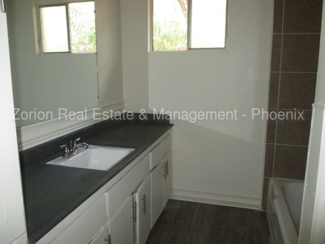 Building Photo - 2 bedroom 1 bath in Scottsdale!