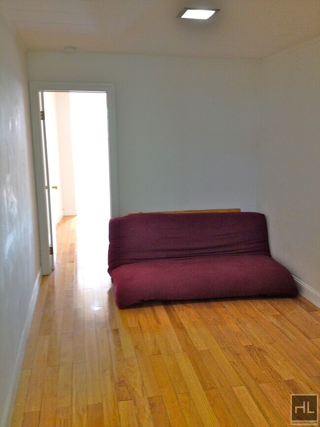 Building Photo - DIAMOND STREET