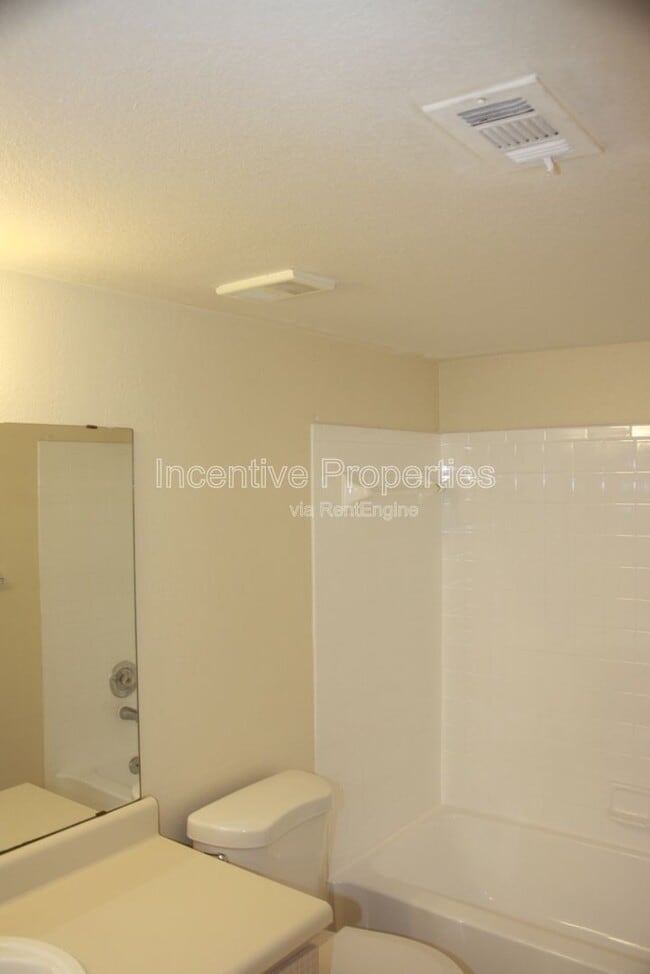 Building Photo - 4518 Commander Dr