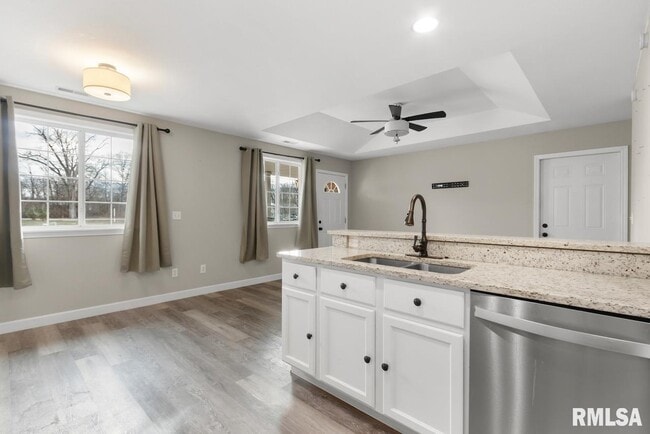 Building Photo - 3005 N Molleck Dr