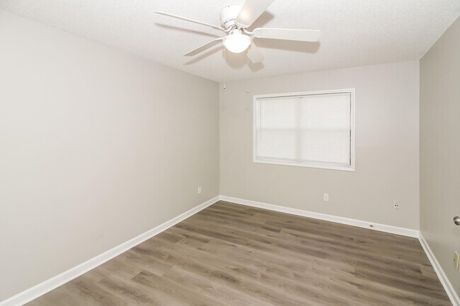 Building Photo - 3858 Cherry Hill Ln
