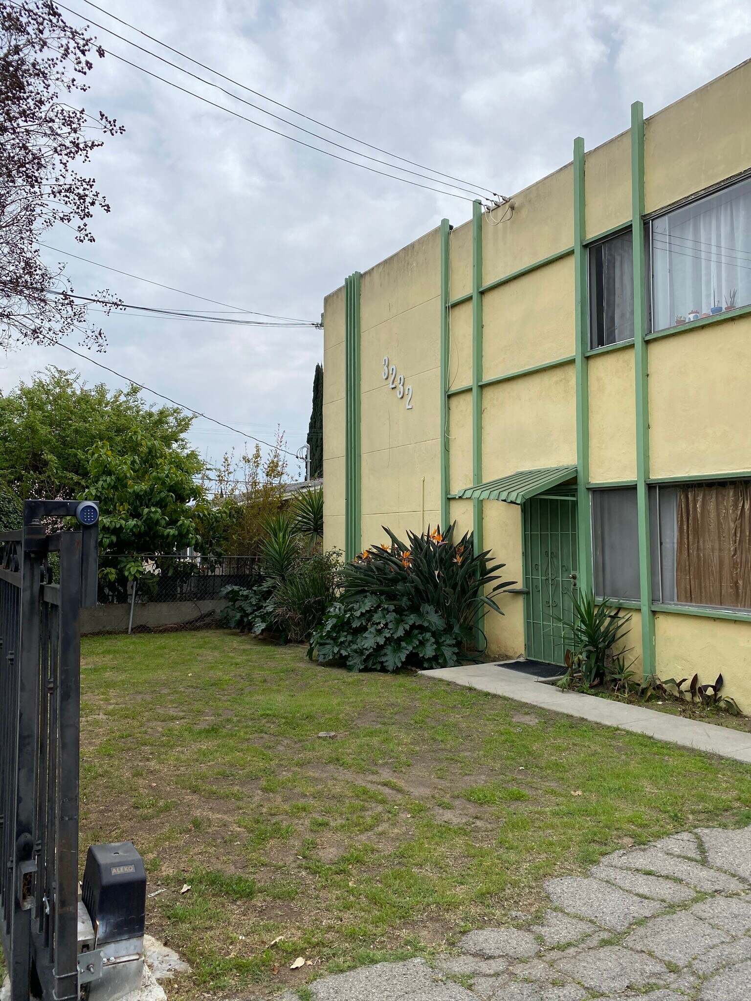 Building Photo - 3232 Estara Ave