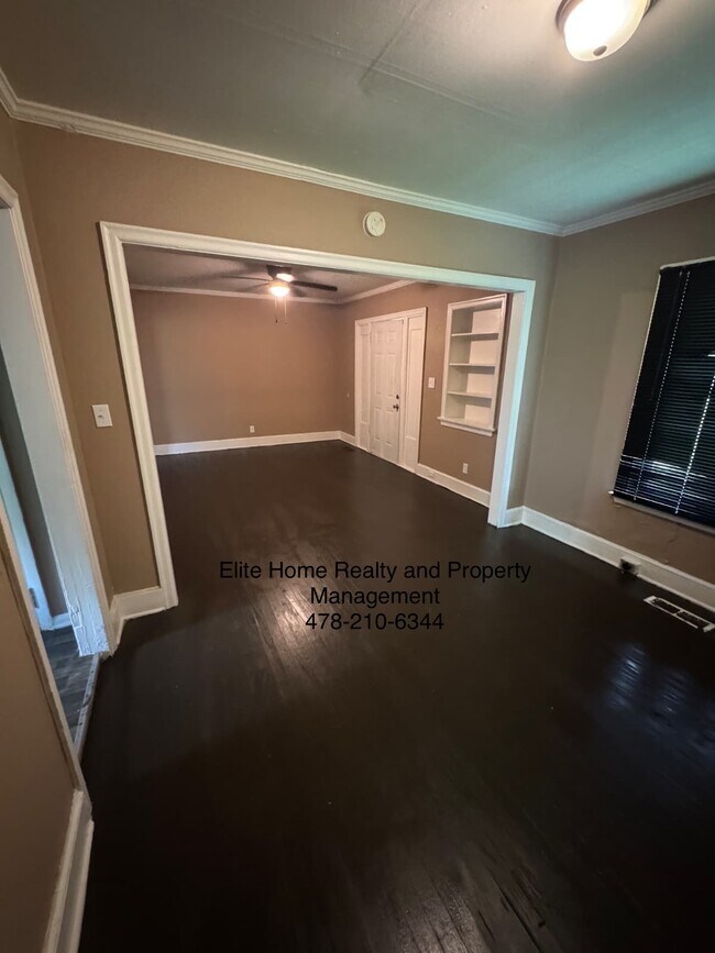 Building Photo - 1220 Sylvian Dr