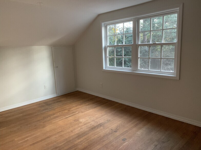 Building Photo - 1760 SW 90th Ave