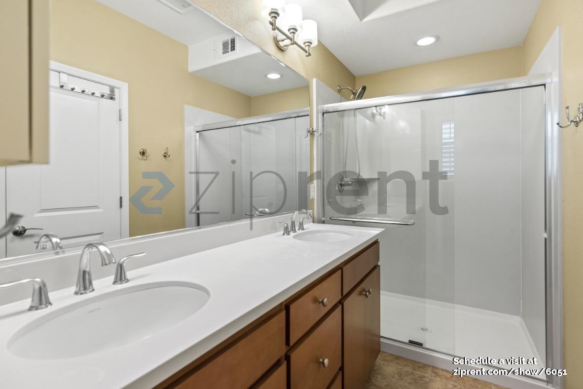 Building Photo - 937 Glen Valley Terrace