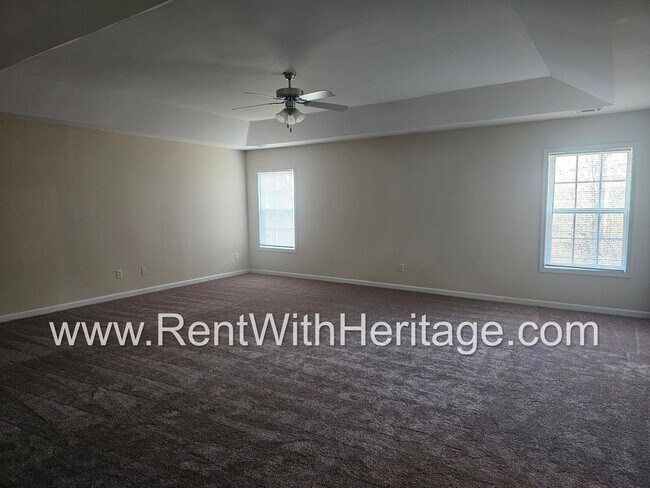 Building Photo - WOW!!...GORGEOUS!!..UPGRADES /AMAZING MASTER/ FENCED YD/ SWIM-TENNIS