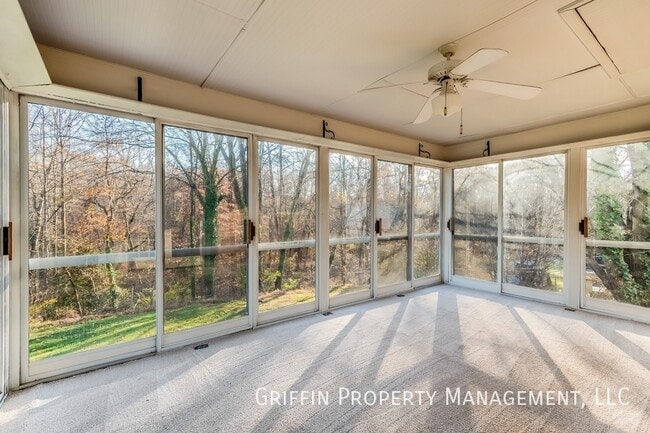 Building Photo - 5405 San Juan Dr