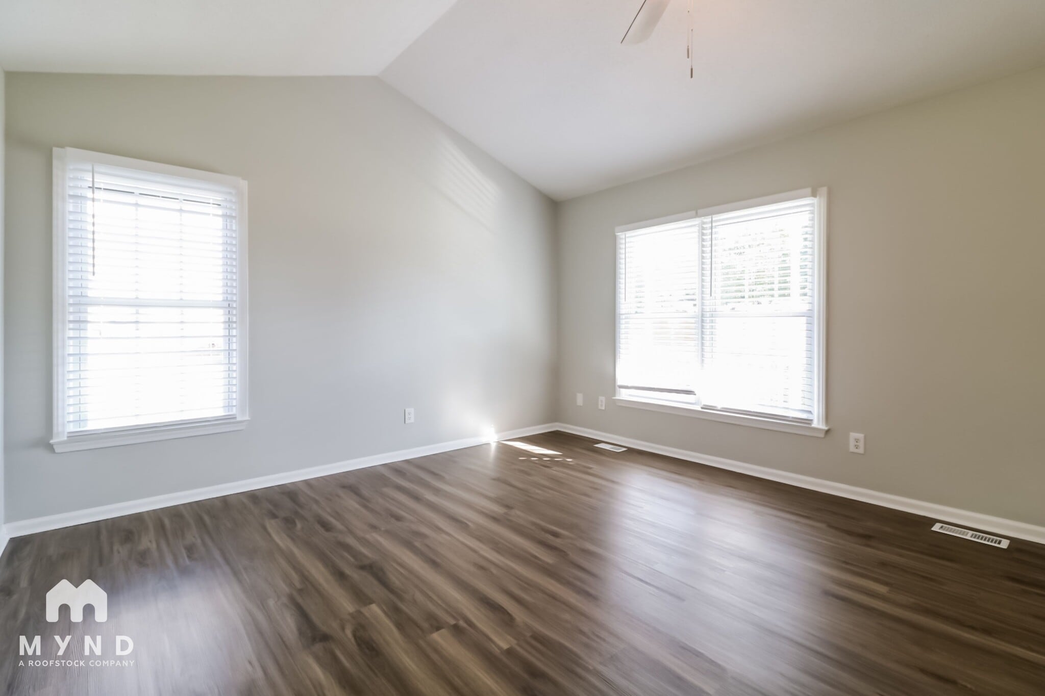 Building Photo - 1084 Holly Pointe Dr