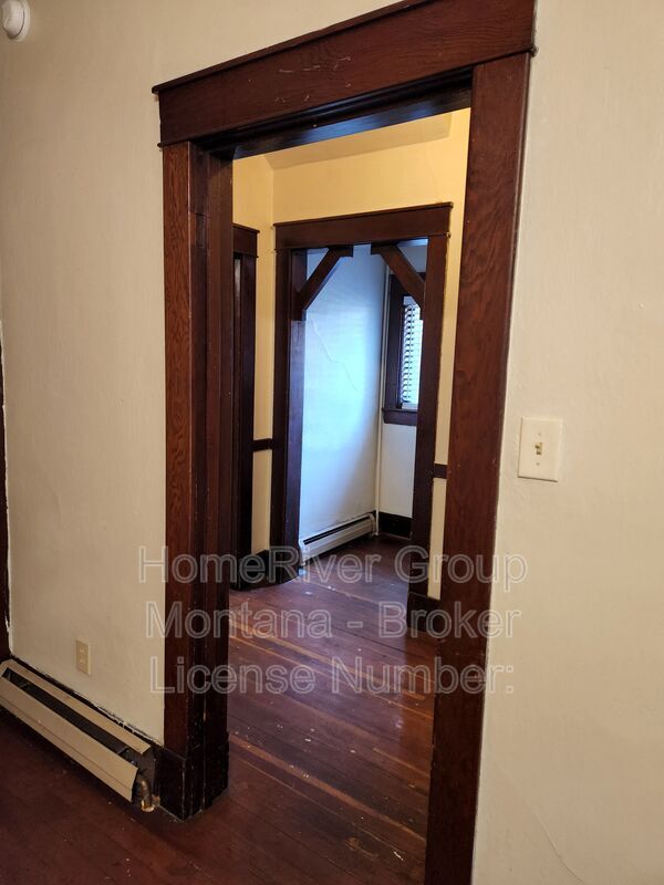 Building Photo - 532 S 3rd St W