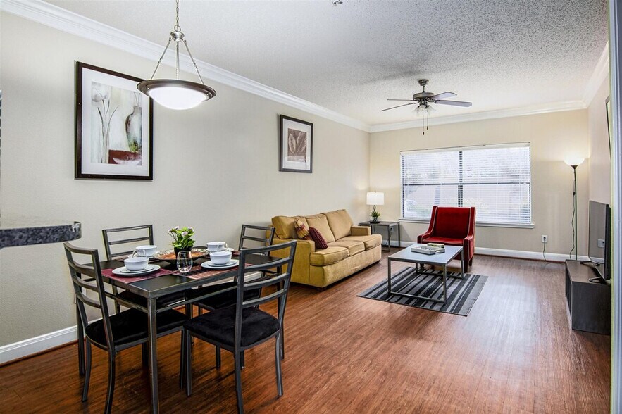 Building Photo - 2024 Post Oak Blvd