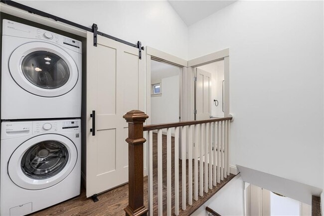 Building Photo - 214 Camp St