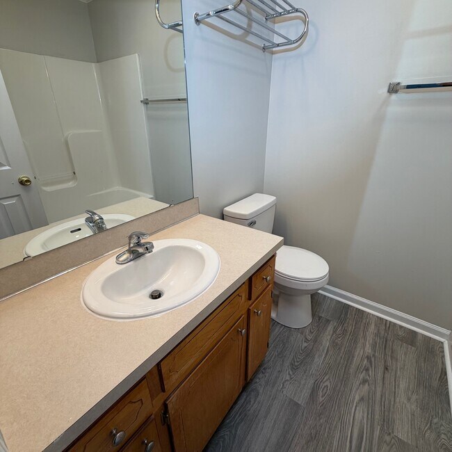 Building Photo - 2345 Vineyard Dr