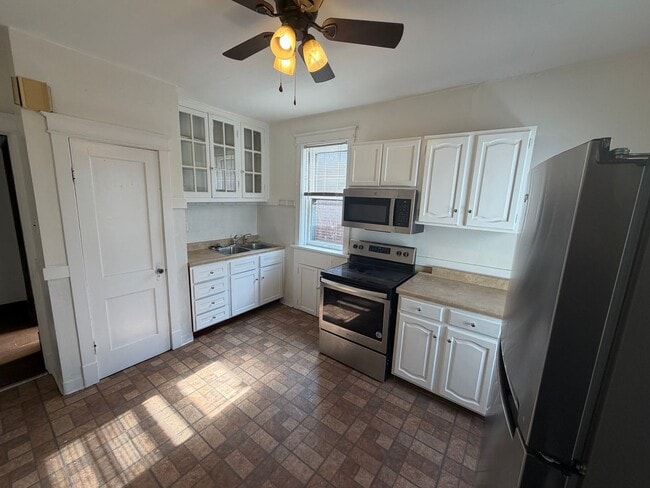 Building Photo - 5847 Goener Ave