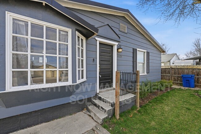 Building Photo - 415 W Linden St