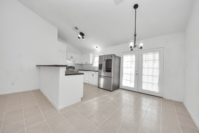 Building Photo - 1610 7th St