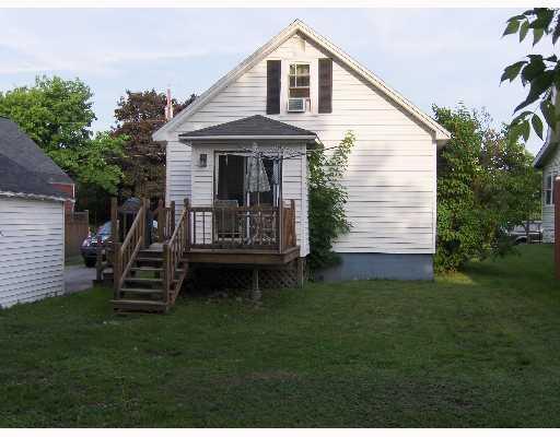 Building Photo - 223 7th St
