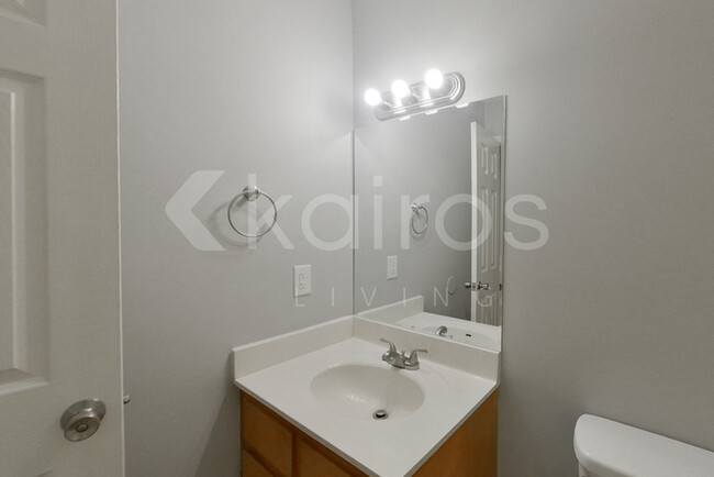 Building Photo - 401 Beaver Pointe Dr