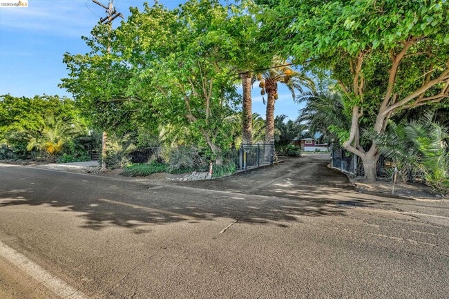 Building Photo - 3300 Concord Ave