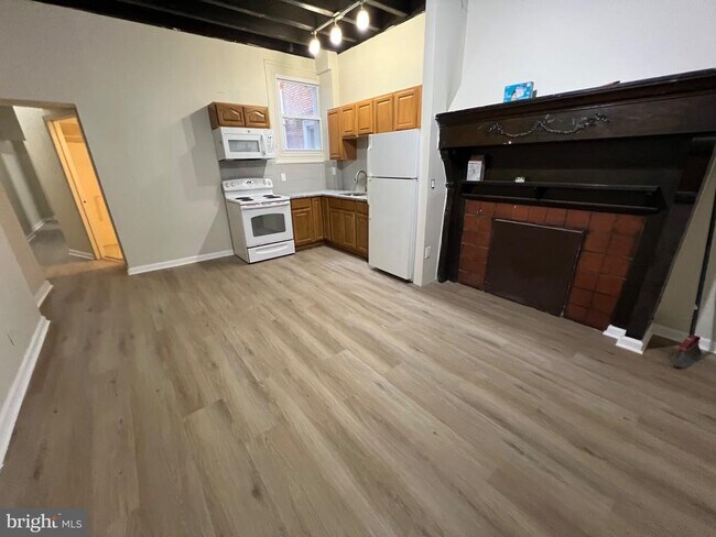 Building Photo - 1709 W Montgomery Ave