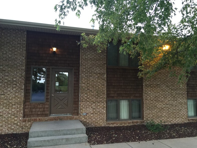Building Photo - 1413 Hennessey St