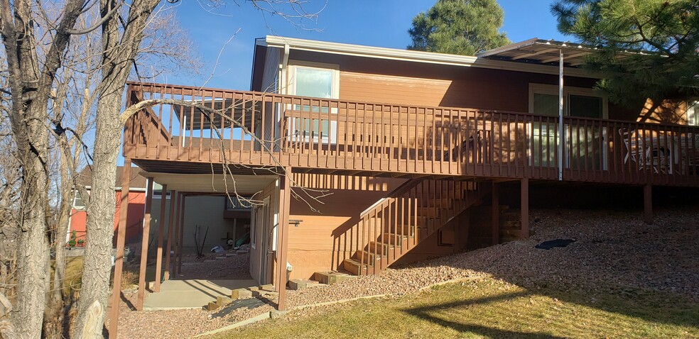 Wrap Around Deck - 2636 Patriot Hts