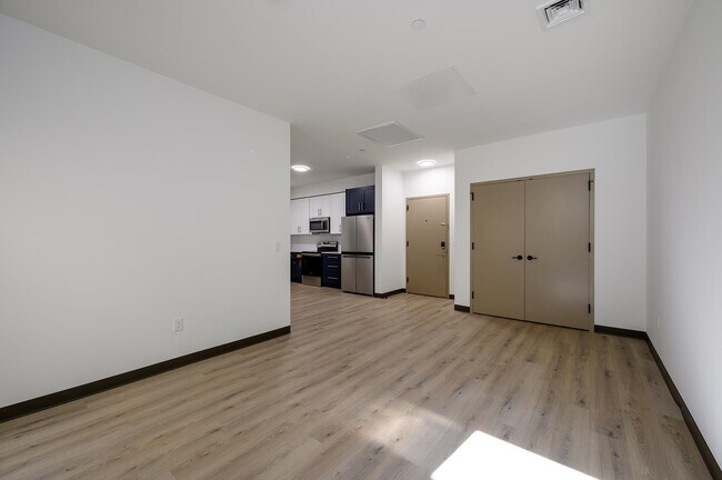 Building Photo - 857 Bergen Ave