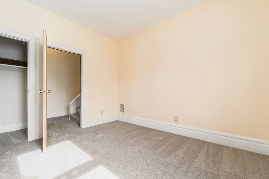 Building Photo - 277 S Champion Ave