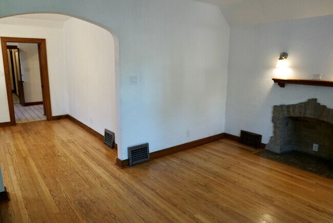 Building Photo - 3621 N 15th St