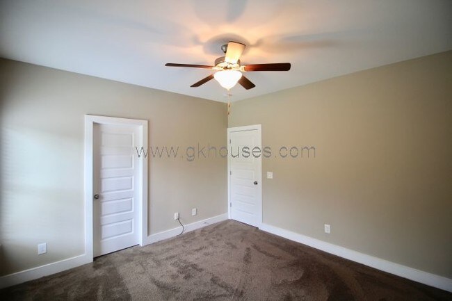 Building Photo - 5525 Park Side Rd