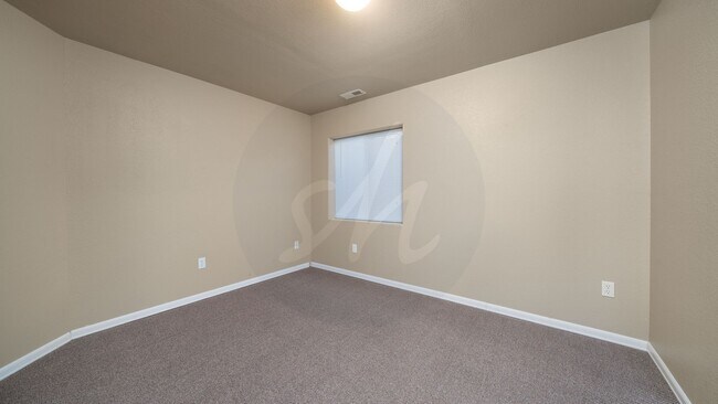 Building Photo - 4 Bedroom Home in Barnstormers Landing