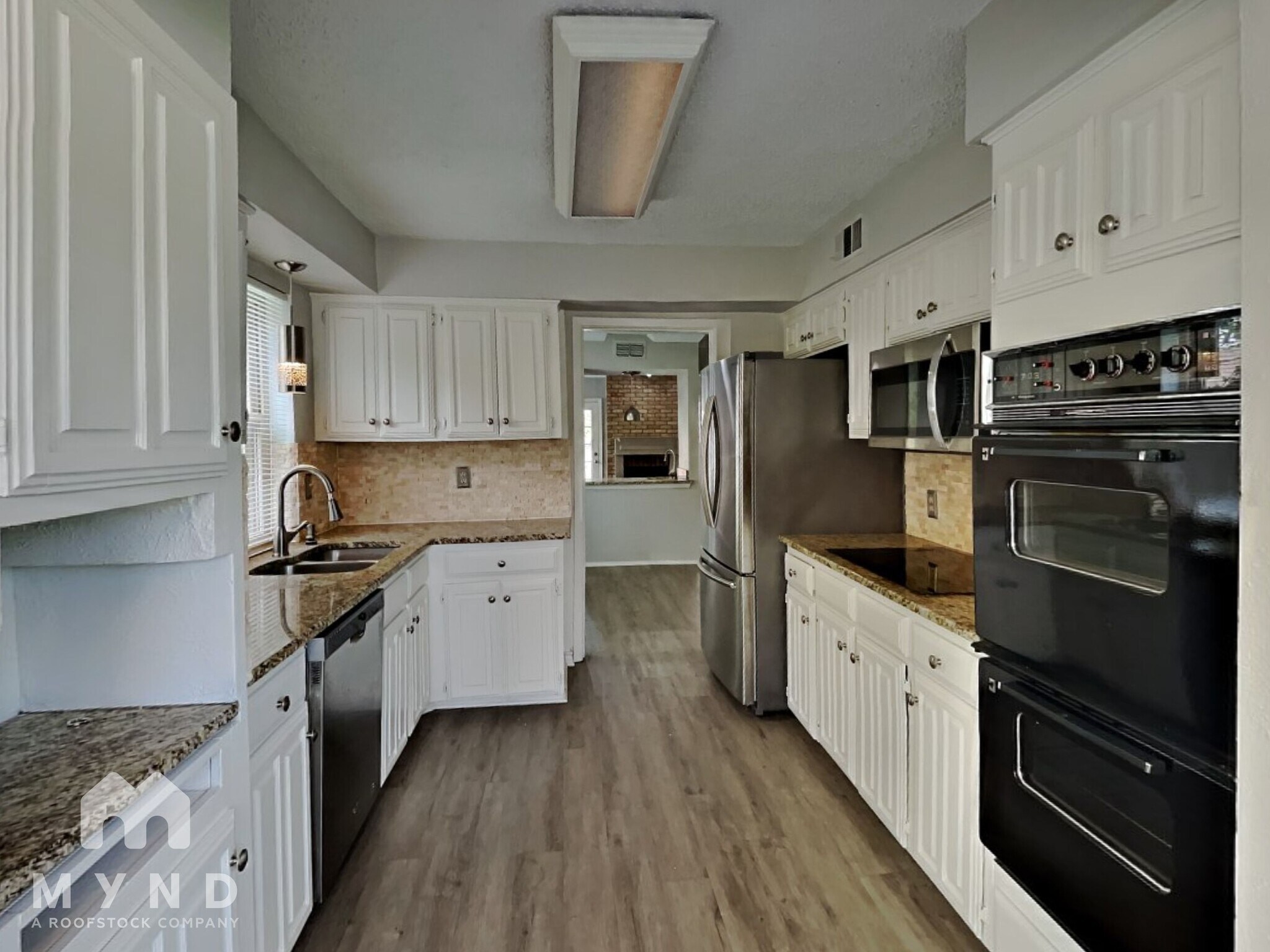 Building Photo - 9723 Summerwood Cir