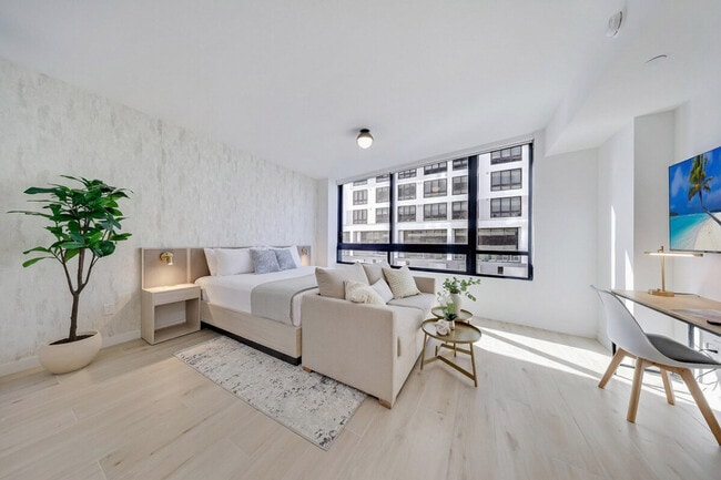 Building Photo - 36 NE 2nd St